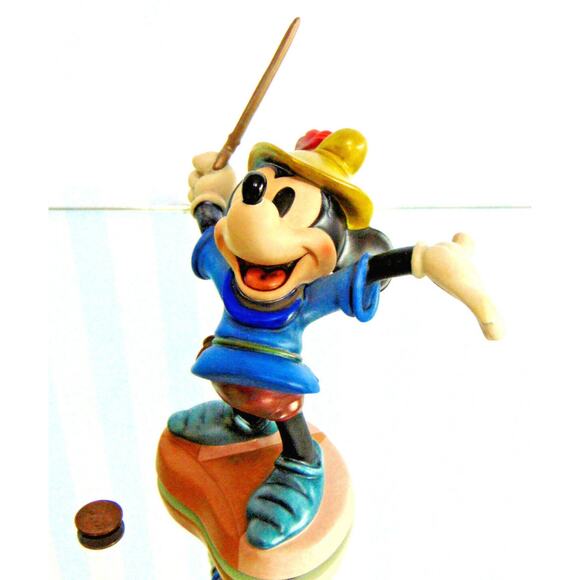 Disney Mickey Mouse Figurine & Book Brave Little Tailor Peter Pan Sword New Box - Picture 6 of 12